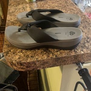 Like new Clarks Cloudsteppers!